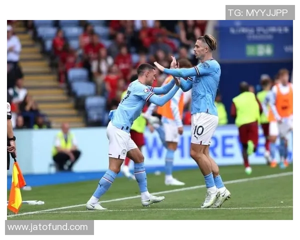 莱切斯特城迎战曼彻斯特联足球俱乐部精彩对决引发球迷热议